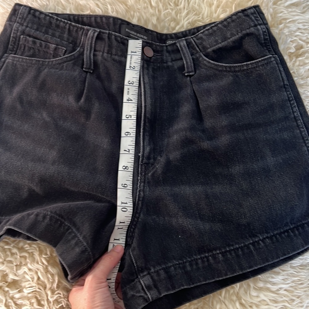 BANANA REPUBLIC HIGH-RISE SHORT - Picture 2 of 8